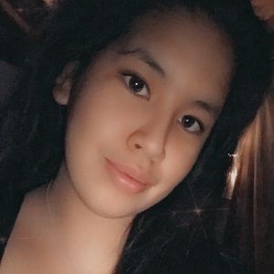 Meet your Posher, Larissa